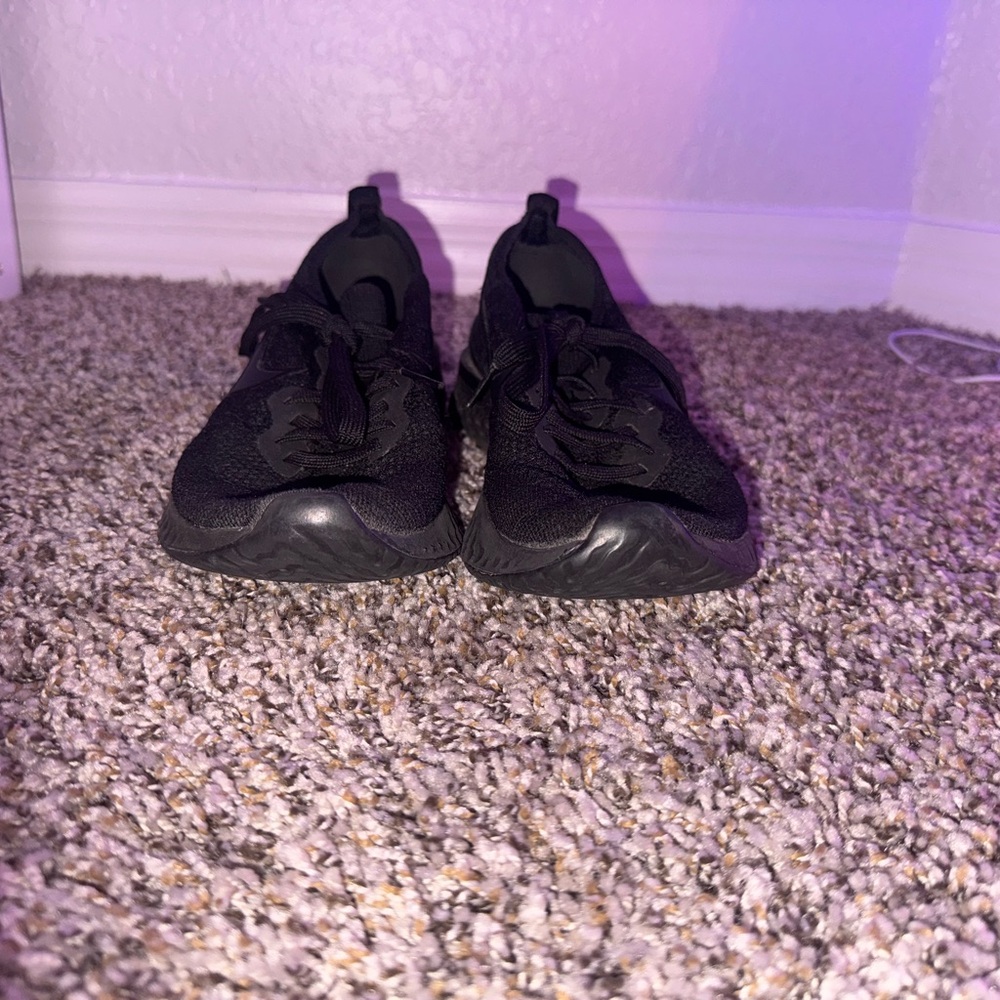 Nike Women's Black Athletic Shoes